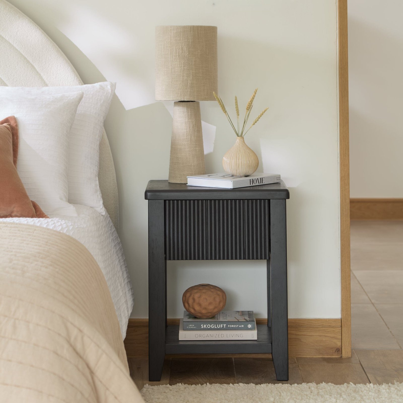 raleigh-black-oak-1-drawer-bedside-table - Image 5