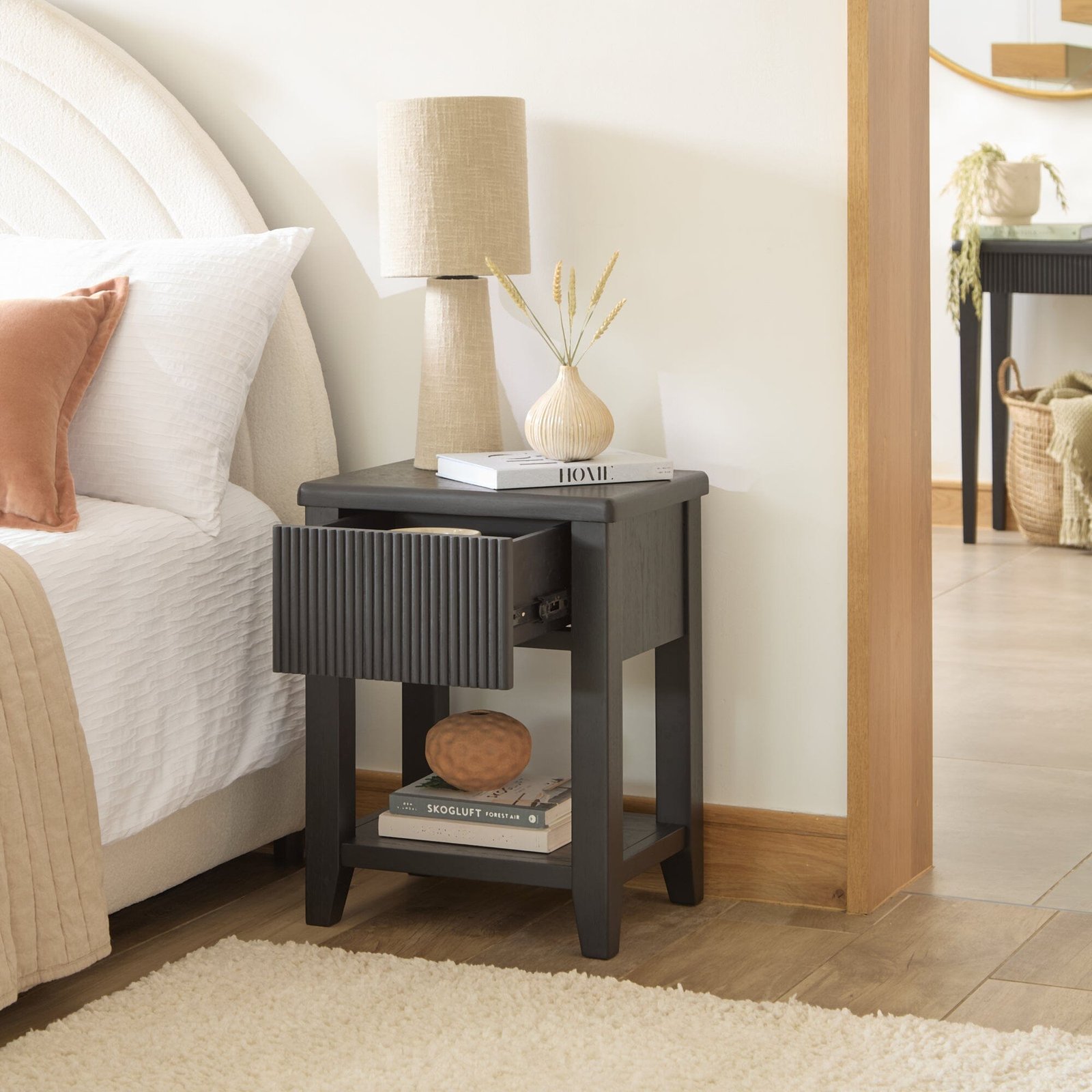 raleigh-black-oak-1-drawer-bedside-table - Image 7