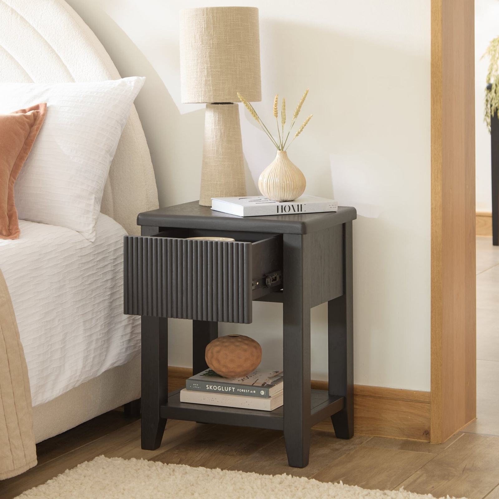 raleigh-black-oak-1-drawer-bedside-table - Image 3