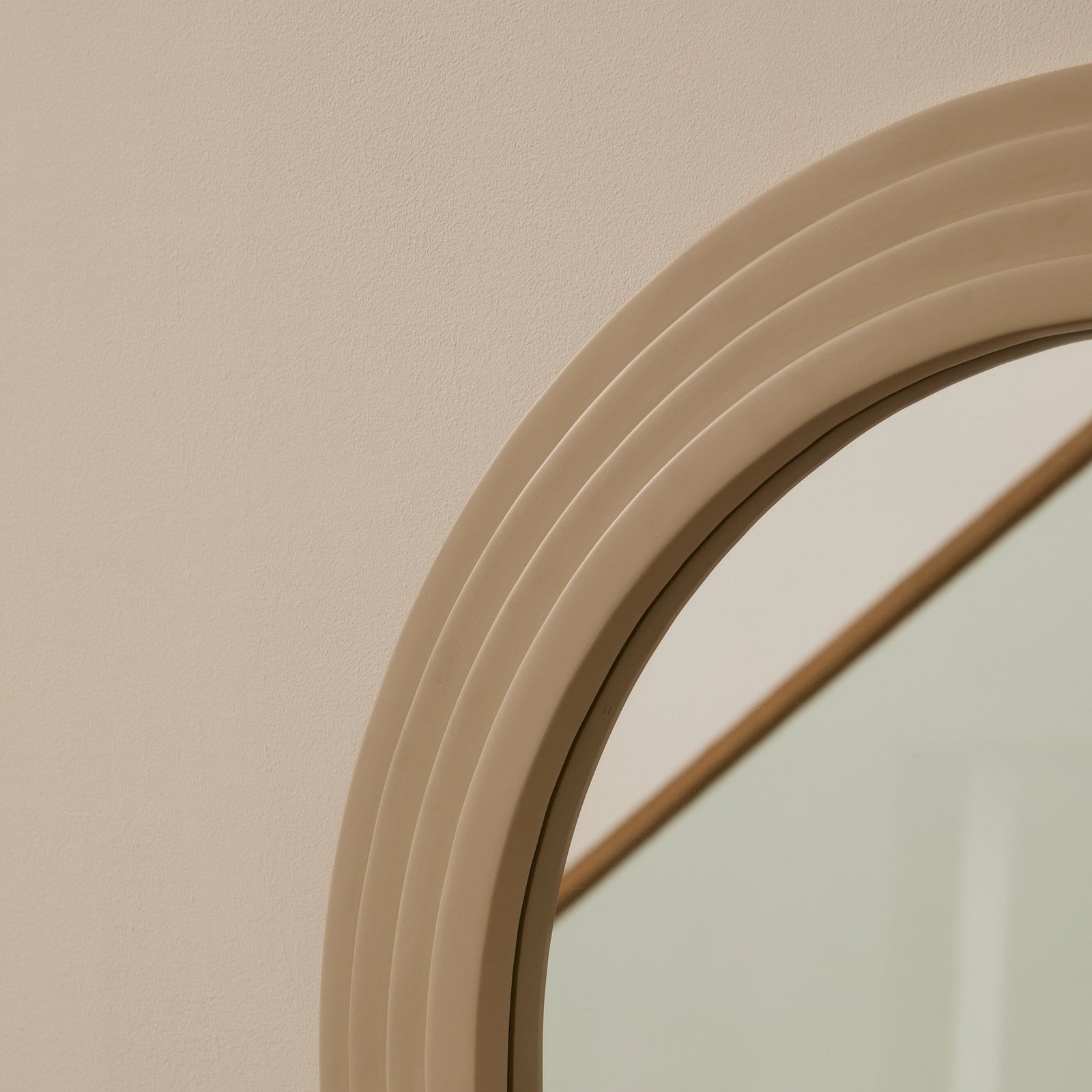 kubu-90x77cmwooden-arch-mirror-taupe - Image 3