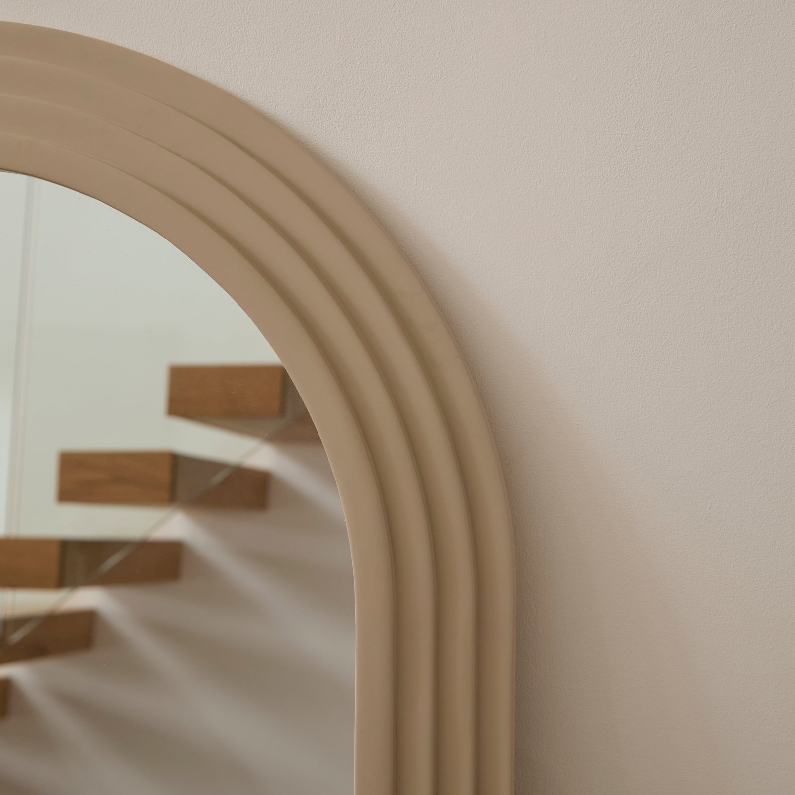 kubu-90x77cmwooden-arch-mirror-taupe - Image 4
