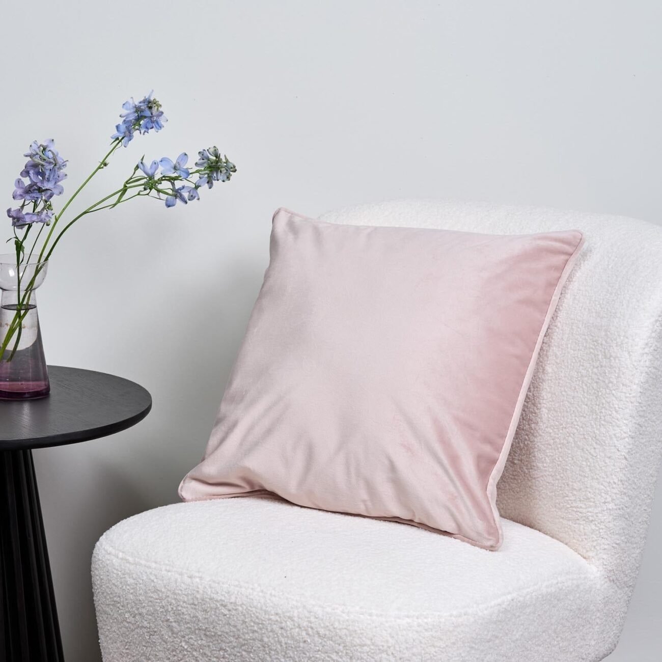 pink-velvet-cushion-cover