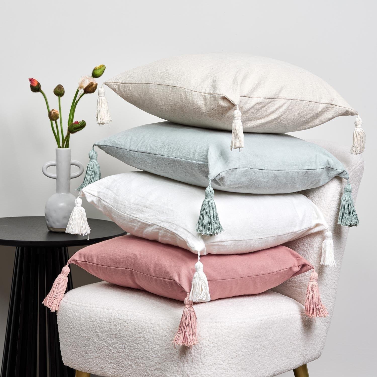 white-tassel-cushion-cover - Image 2